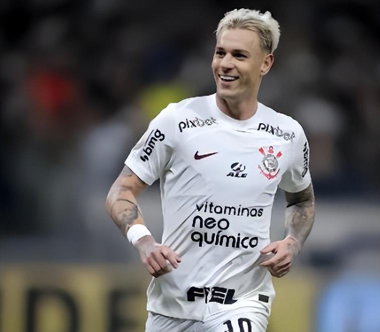 开云体育官网-鲁能久违强援确定归队参加冬训时间，都有实力踢首发，值得期待